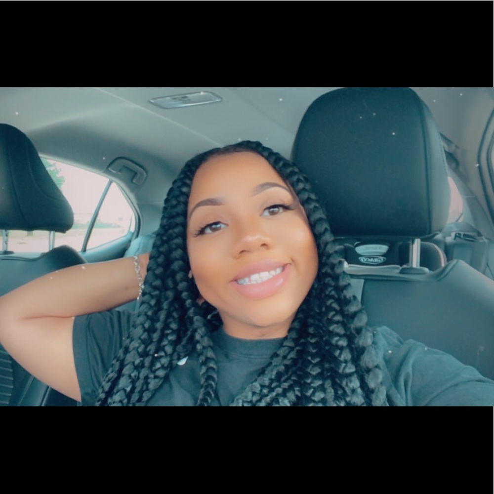 Meet your Posher, Jasmine